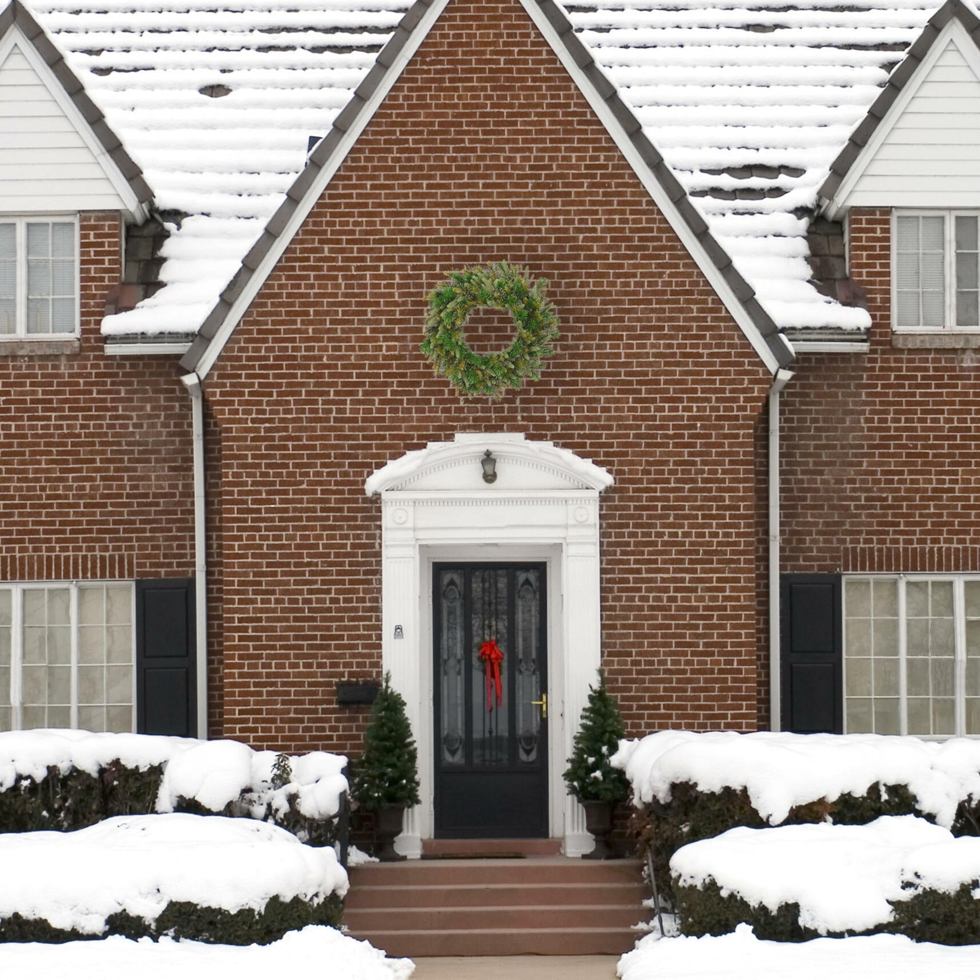 Cashmere Pine Artificial Christmas Wreaths